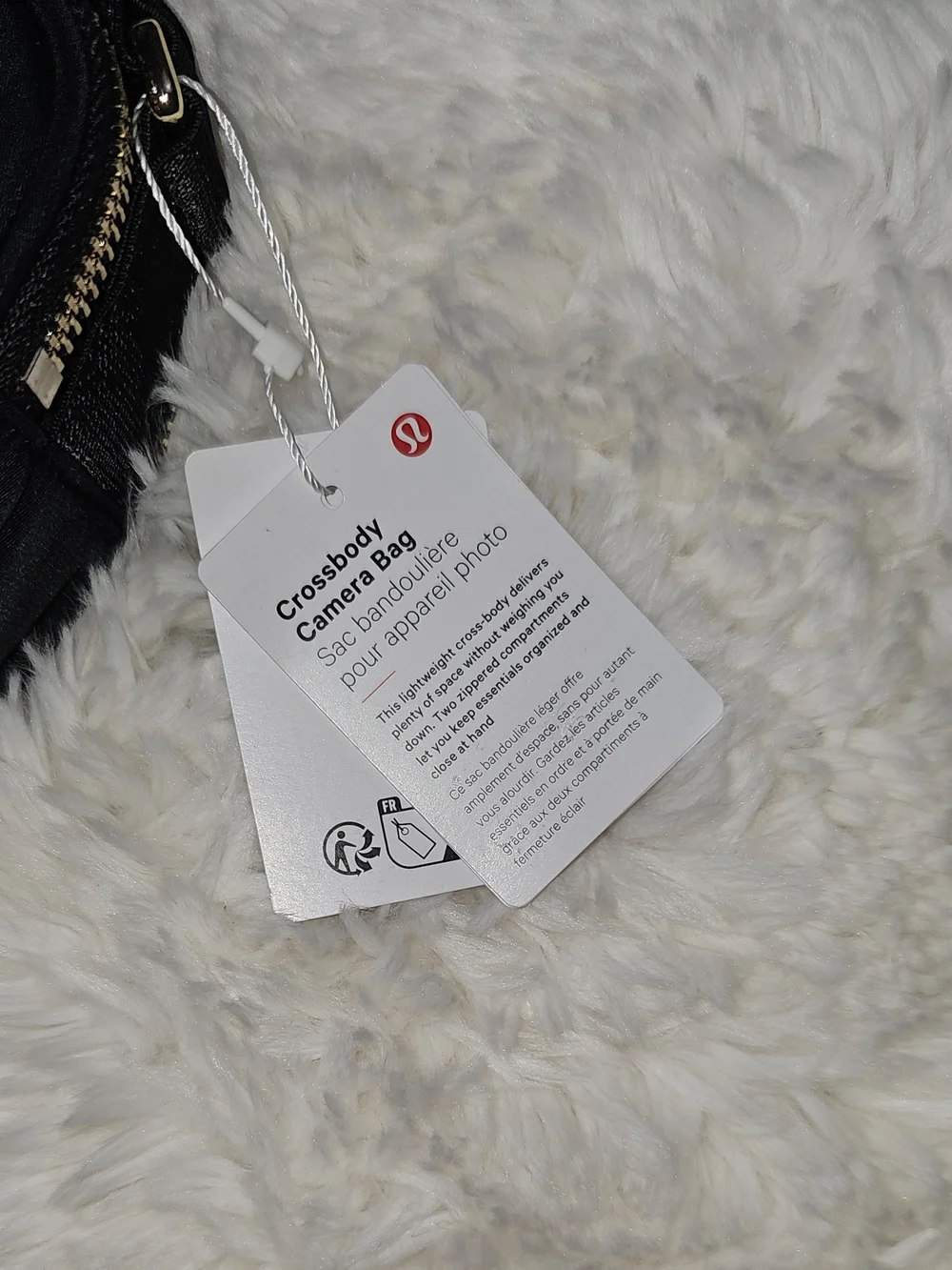 ​NWT Lululemon Crossbody Camera Bag 2L – Black / Gold (BLK/GOLD)